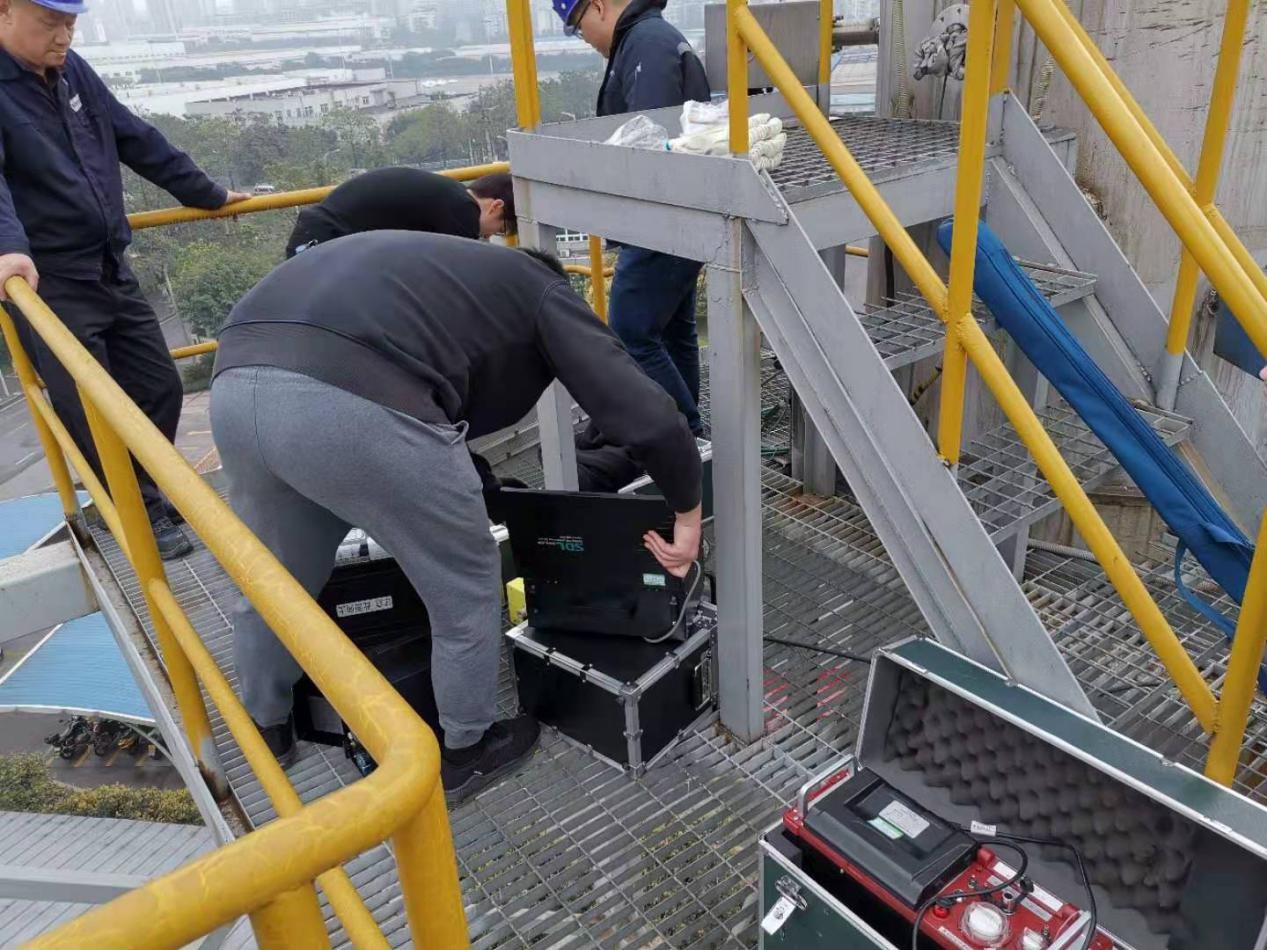 石墨工業尾氣傅里葉紅外氣體分析儀測試現場